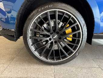 ASTON MARTIN DBX 2022 Image 11