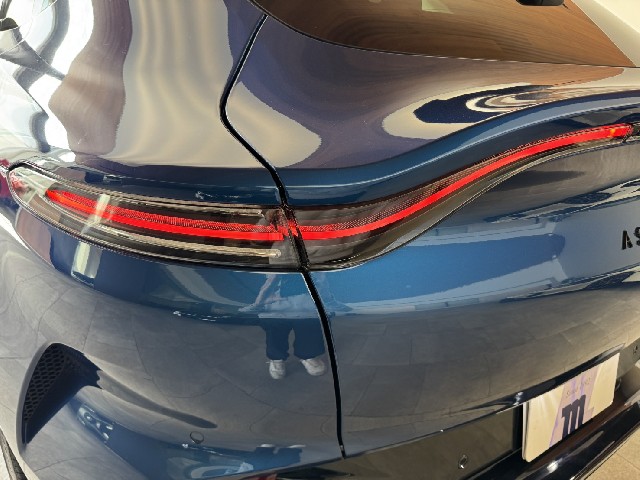 ASTON MARTIN DBX 2022 Image 23