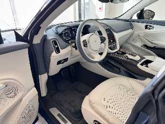 ASTON MARTIN DBX 2022 Image 21