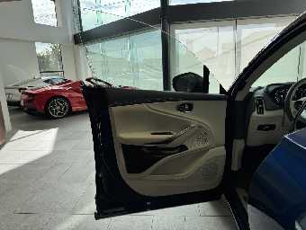 ASTON MARTIN DBX 2022 Image 25