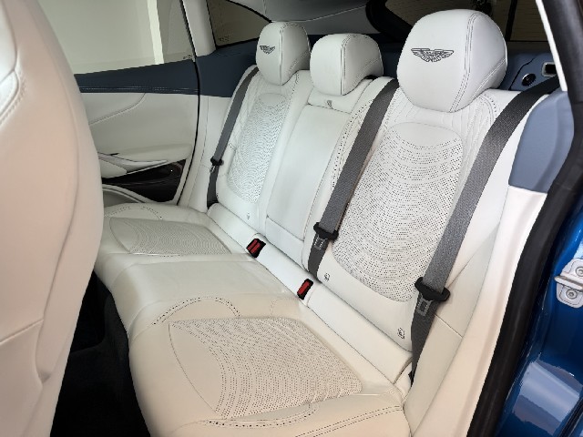 ASTON MARTIN DBX 2022 Image 34