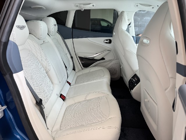 ASTON MARTIN DBX 2022 Image 37