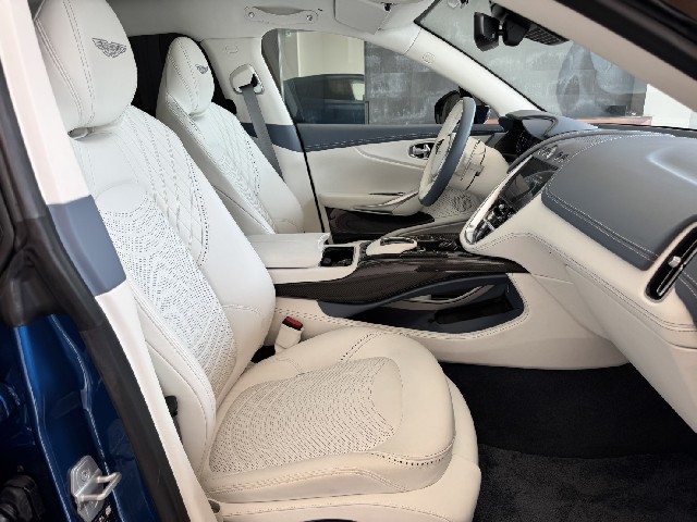 ASTON MARTIN DBX 2022 Image 41