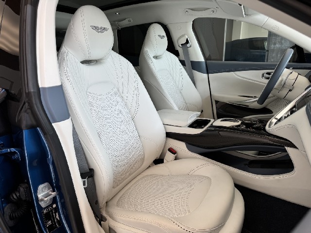 ASTON MARTIN DBX 2022 Image 42