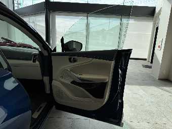 ASTON MARTIN DBX 2022 Image 37