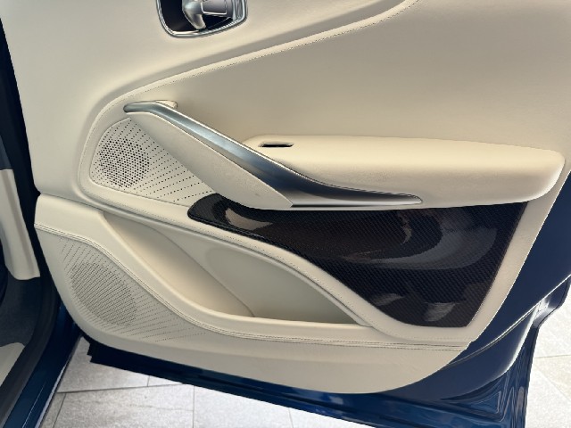 ASTON MARTIN DBX 2022 Image 45