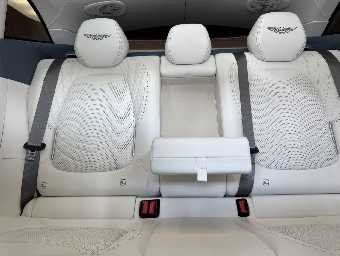 ASTON MARTIN DBX 2022 Image 40