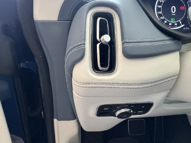 ASTON MARTIN DBX 2022 Image 54