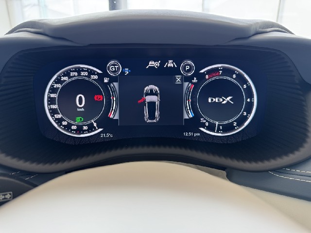 ASTON MARTIN DBX 2022 Image 55
