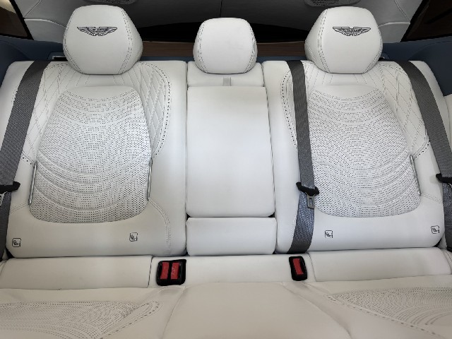 ASTON MARTIN DBX 2022 Image 63