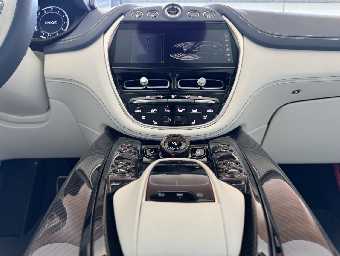 ASTON MARTIN DBX 2022 Image 61