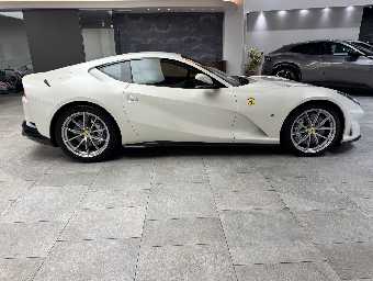 FERRARI 812 SUPERFAST 2018 Image 4