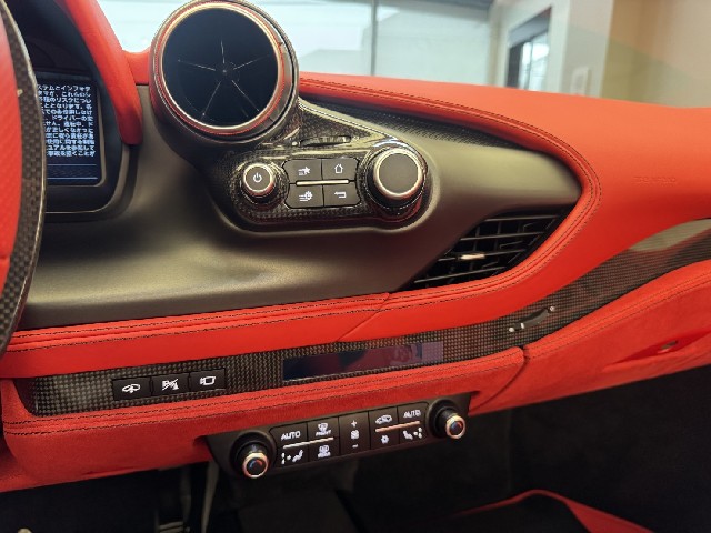 FERRARI F8 SPIDER 2021 Image 56