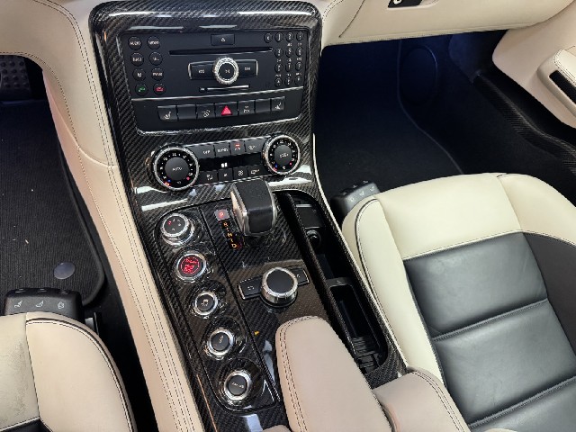 MERCEDES BENZ SLS AMG 2011 Image 51
