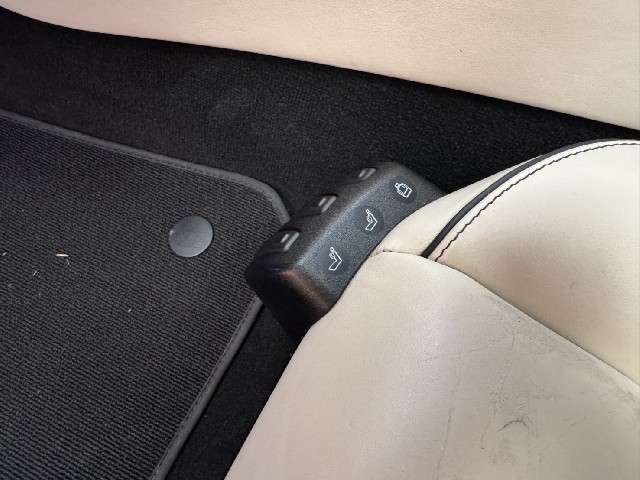 MERCEDES BENZ SLS AMG 2011 Image 56