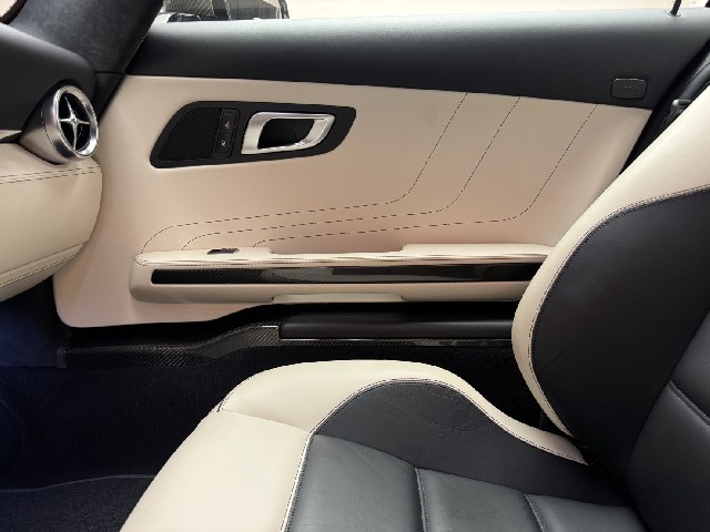 MERCEDES BENZ SLS AMG 2011 Image 67