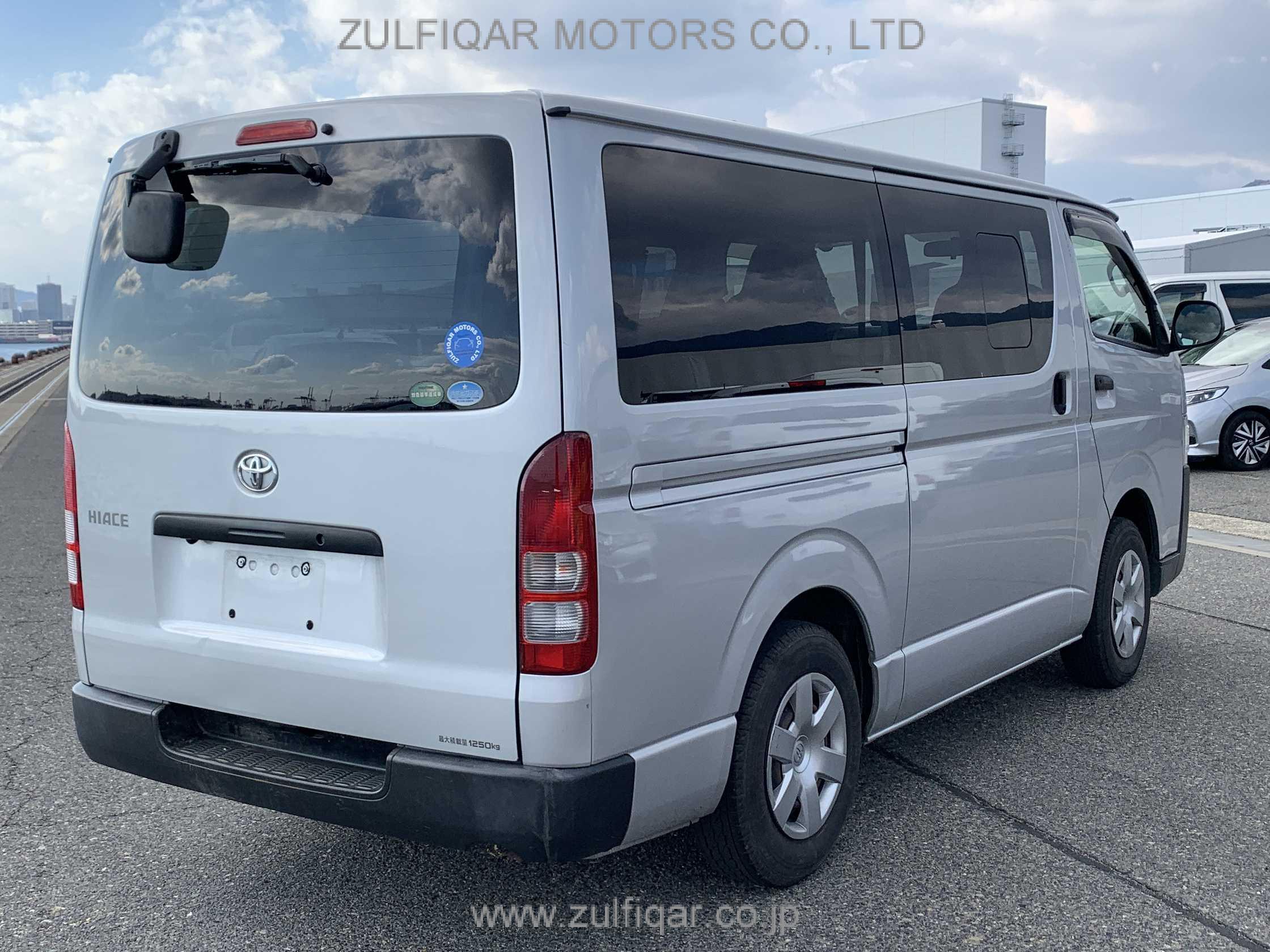 TOYOTA HIACE 2017 Image 11