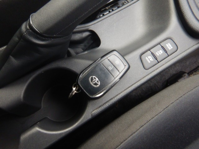 TOYOTA YARIS 2022 Image 24