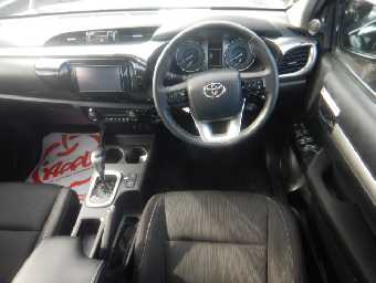 TOYOTA HILUX 2023 Image 5