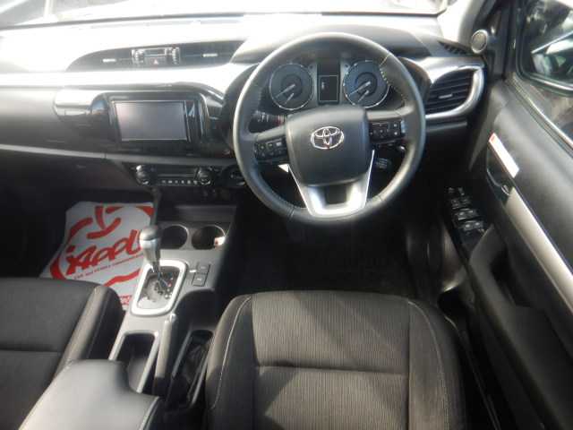 TOYOTA HILUX 2023 Image 22