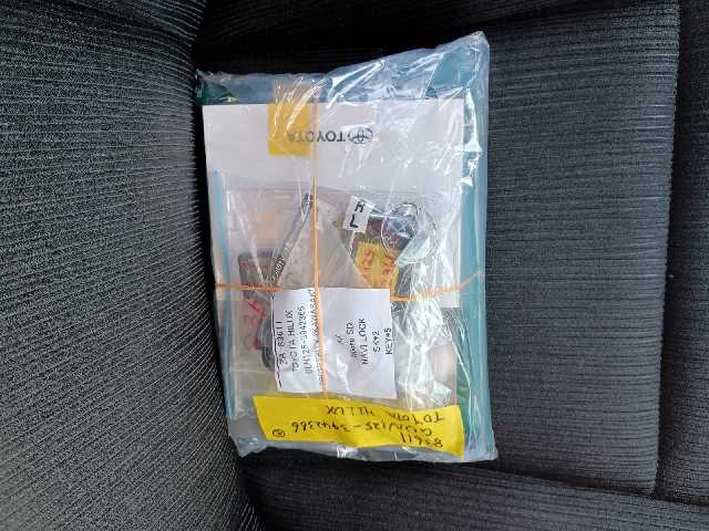 TOYOTA HILUX 2023 Image 31