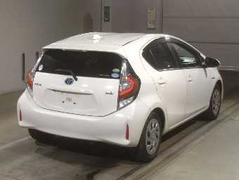 TOYOTA AQUA 2018 Image 2