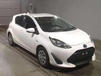 TOYOTA AQUA 2018 Image 3