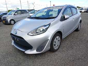 TOYOTA AQUA 2020 Image 1