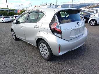 TOYOTA AQUA 2020 Image 4