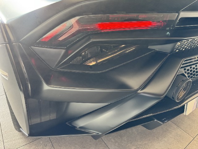 LAMBORGHINI HURACAN 2023 Image 26