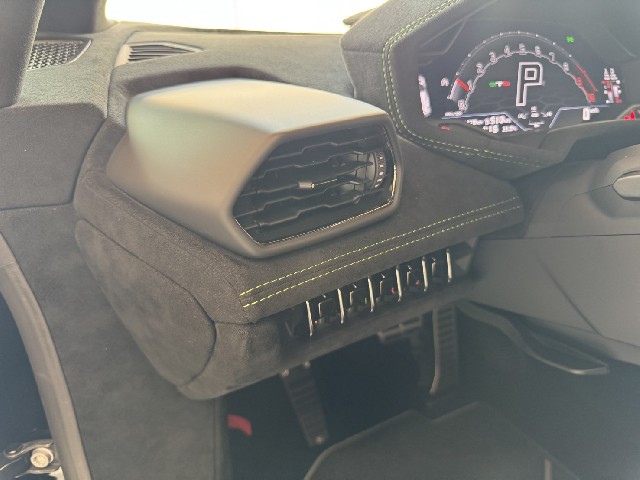 LAMBORGHINI HURACAN 2023 Image 46