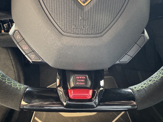 LAMBORGHINI HURACAN 2023 Image 50