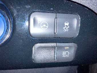 TOYOTA PRIUS 2018 Image 12