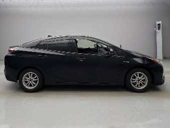 TOYOTA PRIUS 2018 Image 6