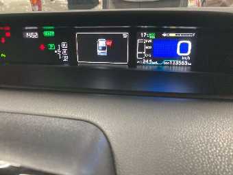 TOYOTA PRIUS 2018 Image 10