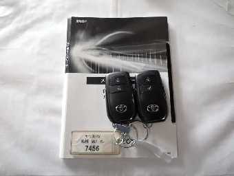 TOYOTA YARIS 2023 Image 10