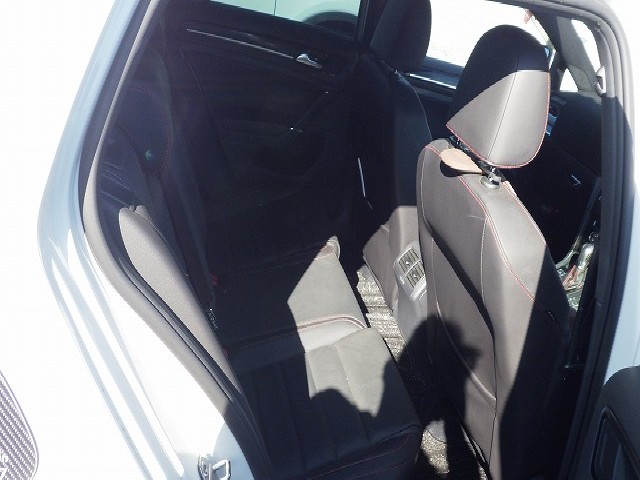 VOLKSWAGEN ARTEON 2017 Image 23