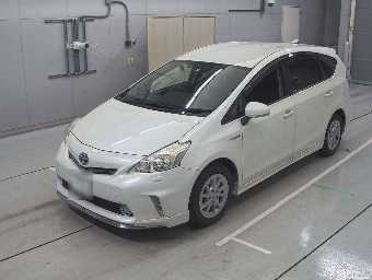 TOYOTA PRIUS ALPHA 2014 Image 1