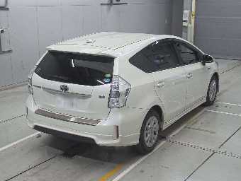 TOYOTA PRIUS ALPHA 2014 Image 2