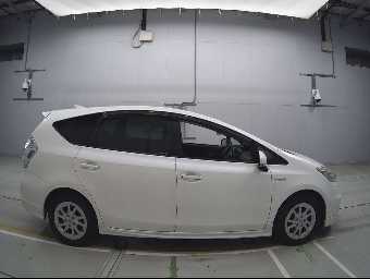 TOYOTA PRIUS ALPHA 2014 Image 3