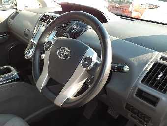 TOYOTA PRIUS ALPHA 2014 Image 7