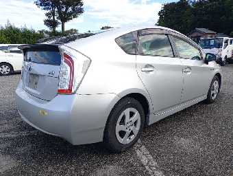 TOYOTA PRIUS 2015 Image 2