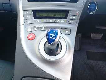 TOYOTA PRIUS 2015 Image 11