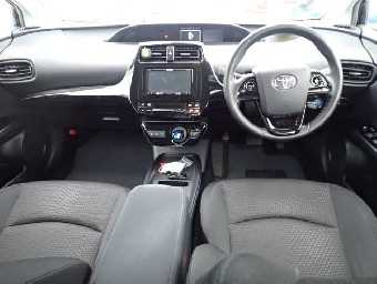 TOYOTA PRIUS 2019 Image 3