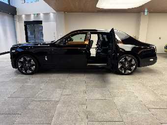ROLLS ROYCE PHANTOM 2024 Image 12