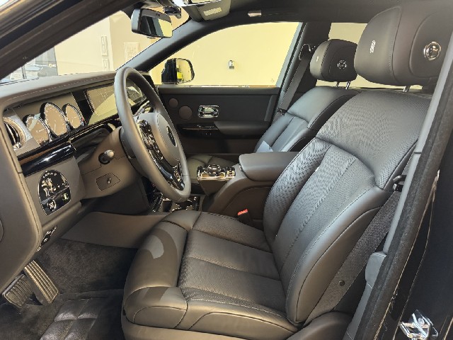 ROLLS ROYCE PHANTOM 2024 Image 29