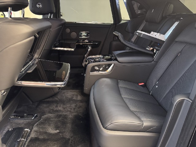 ROLLS ROYCE PHANTOM 2024 Image 35