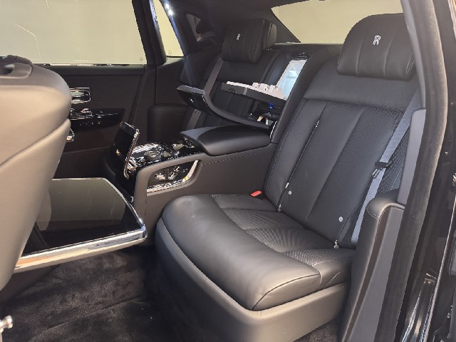 ROLLS ROYCE PHANTOM 2024 Image 36