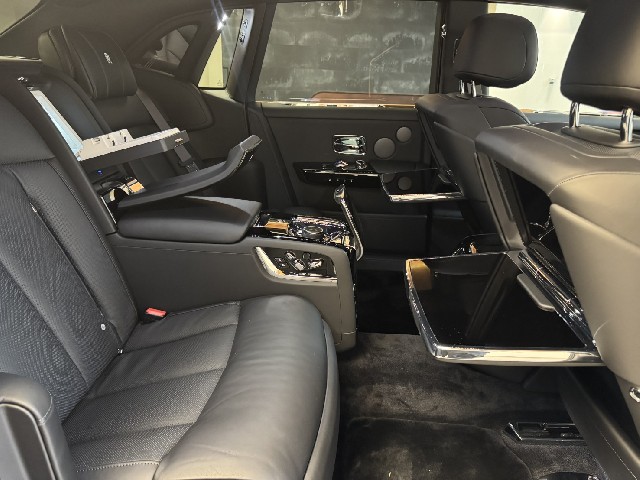 ROLLS ROYCE PHANTOM 2024 Image 39