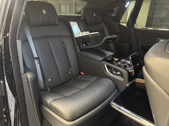 ROLLS ROYCE PHANTOM 2024 Image 40